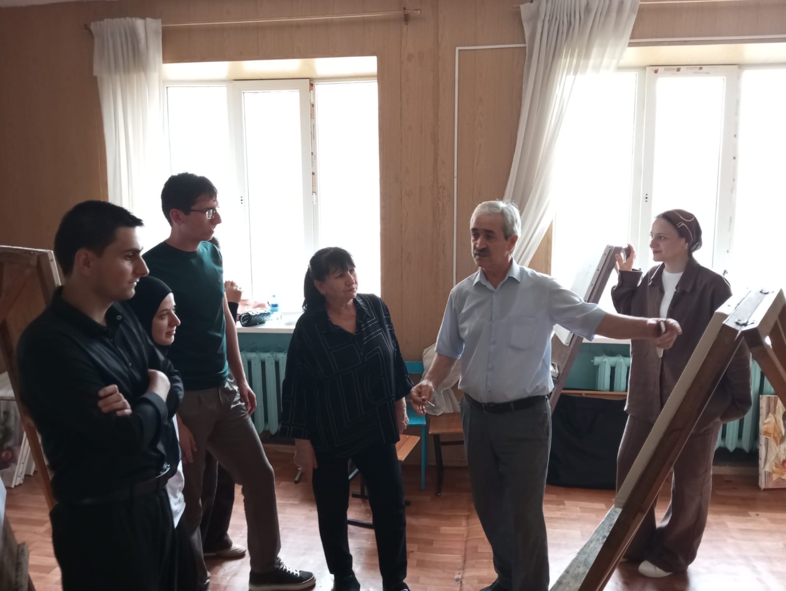 От холста к чертежу: мастер-класс народного художника Дагестана для студентов ДГТУ