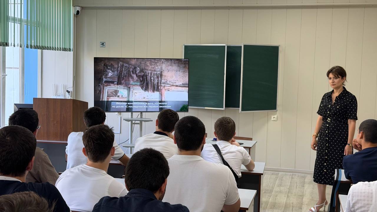 Урок памяти и ответственности: студенты ДГТУ почтили память жертв терроризма